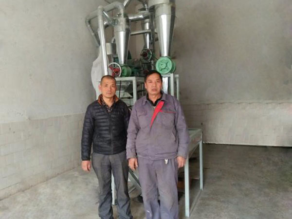 重慶涪陵雙組小型磨面機成功安裝