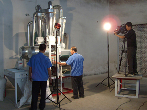 樂陵（山東）客戶：對輥式面粉機生意火到爆